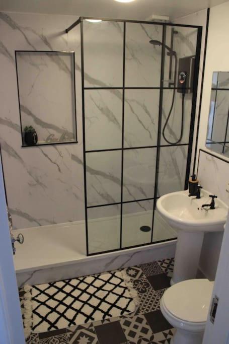 Executive Top Floor 1 Bedroom Apartment أبردين المظهر الخارجي الصورة